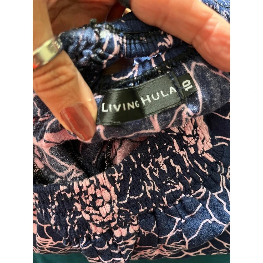 Living Hula Girls Dress Size 10 Floral Print On or Off Shoulder Pockets - Picture 6 of 7